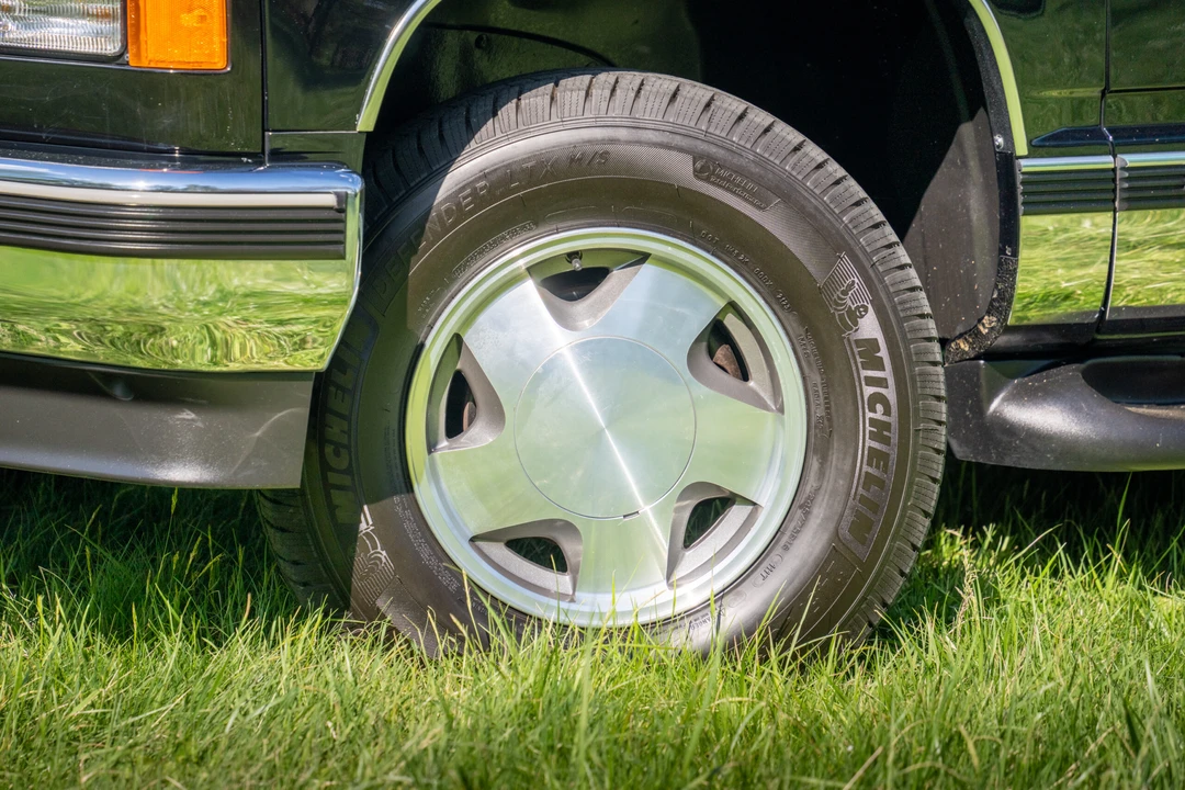 1999 GMC Yukon 1st Gen - Image 15 of 31