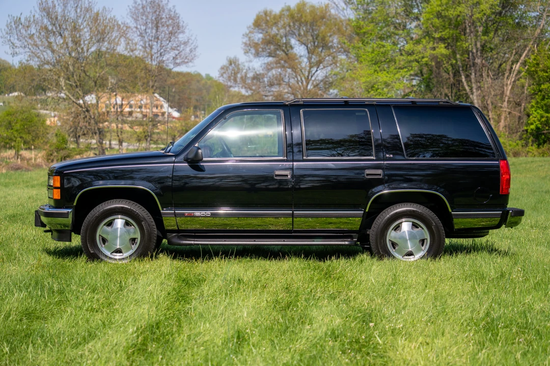 1999 GMC Yukon 1st Gen - Image 2 of 31
