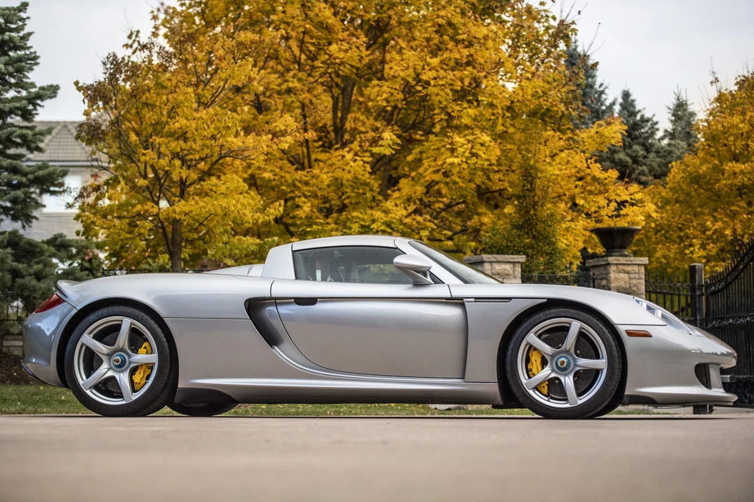2005 Porsche Carrera GT - Image 12 of 31