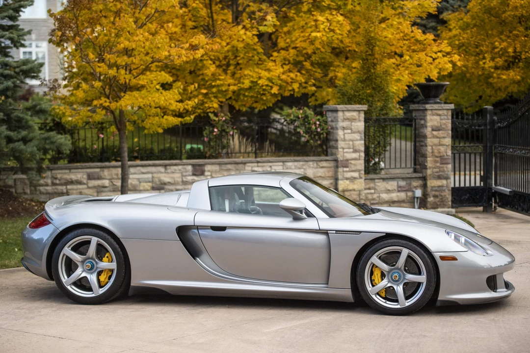 2005 Porsche Carrera GT - Image 13 of 31