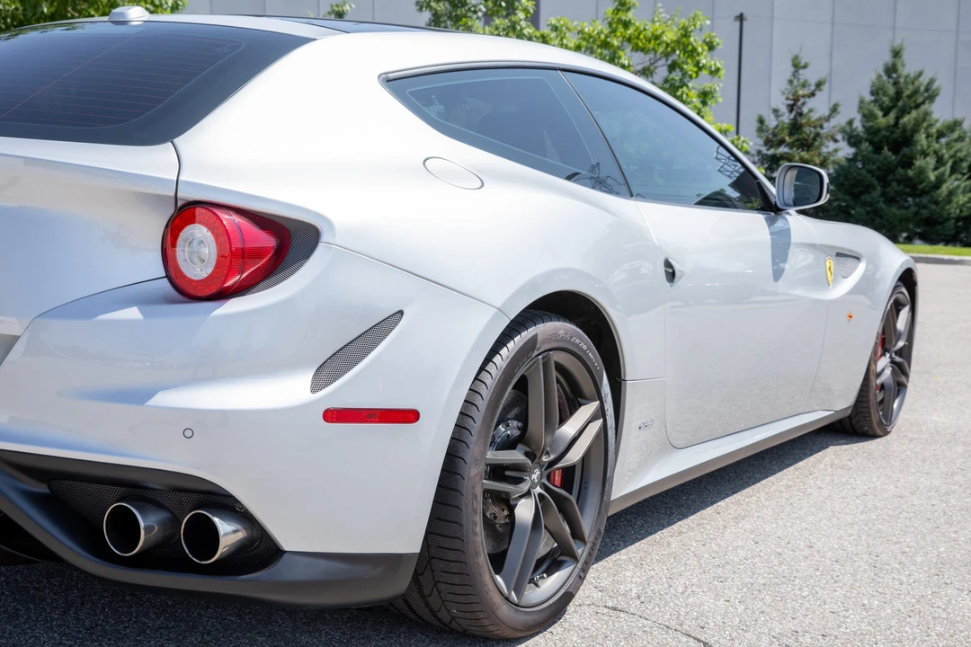 2015 Ferrari FF - Image 25 of 31