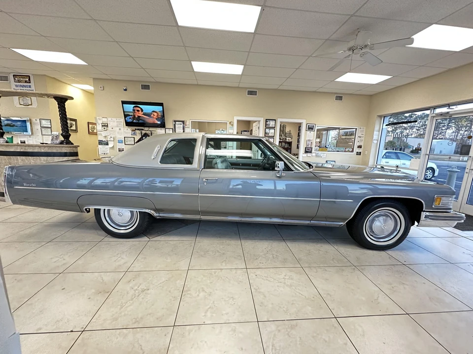 1976 Cadillac DeVille 4th Gen - Image 12 of 31