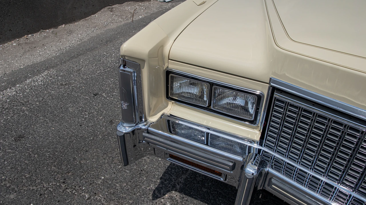 1976 Cadillac Eldorado 9th Gen - Image 25 of 31