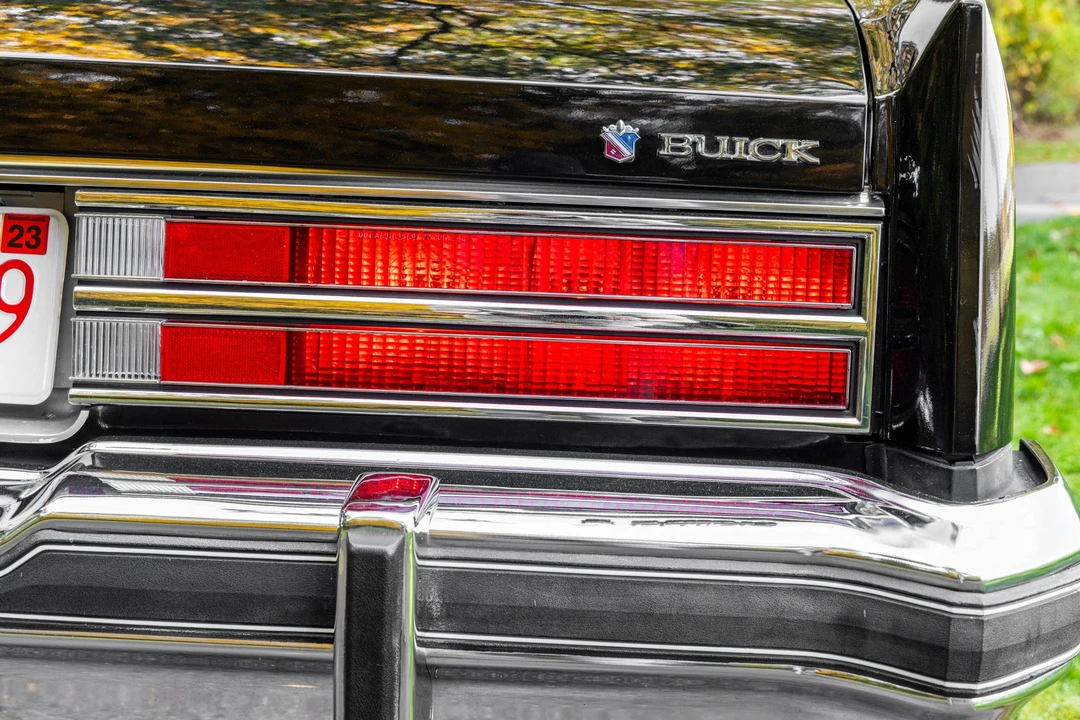 1977 Buick Electra - Image 27 of 31