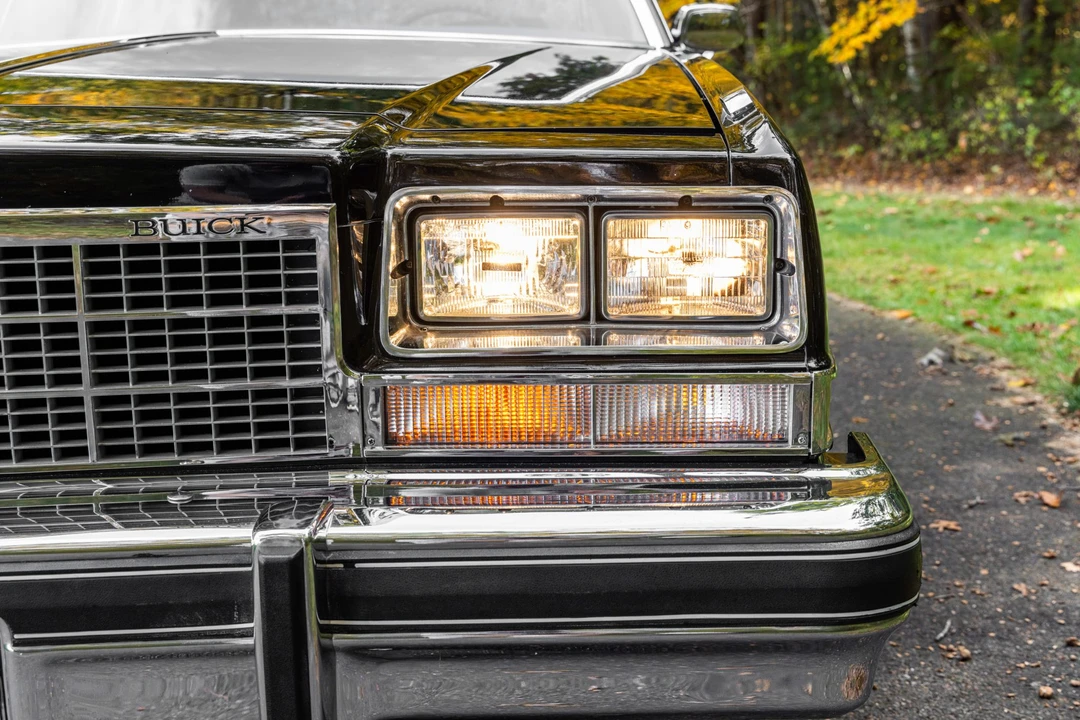 1977 Buick Electra - Image 25 of 31