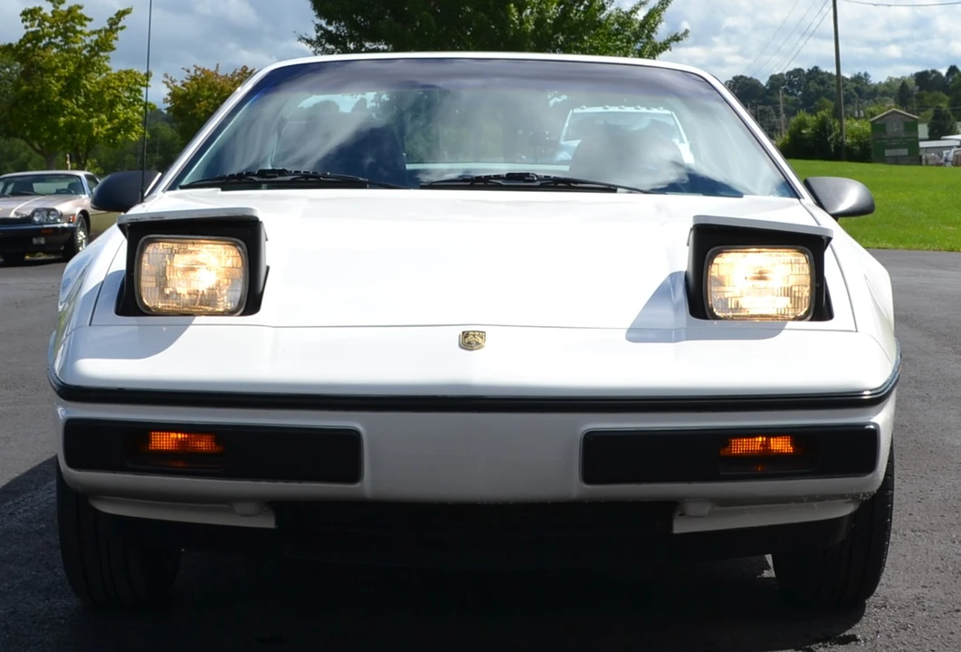1984 Pontiac Fiero - Image 29 of 31