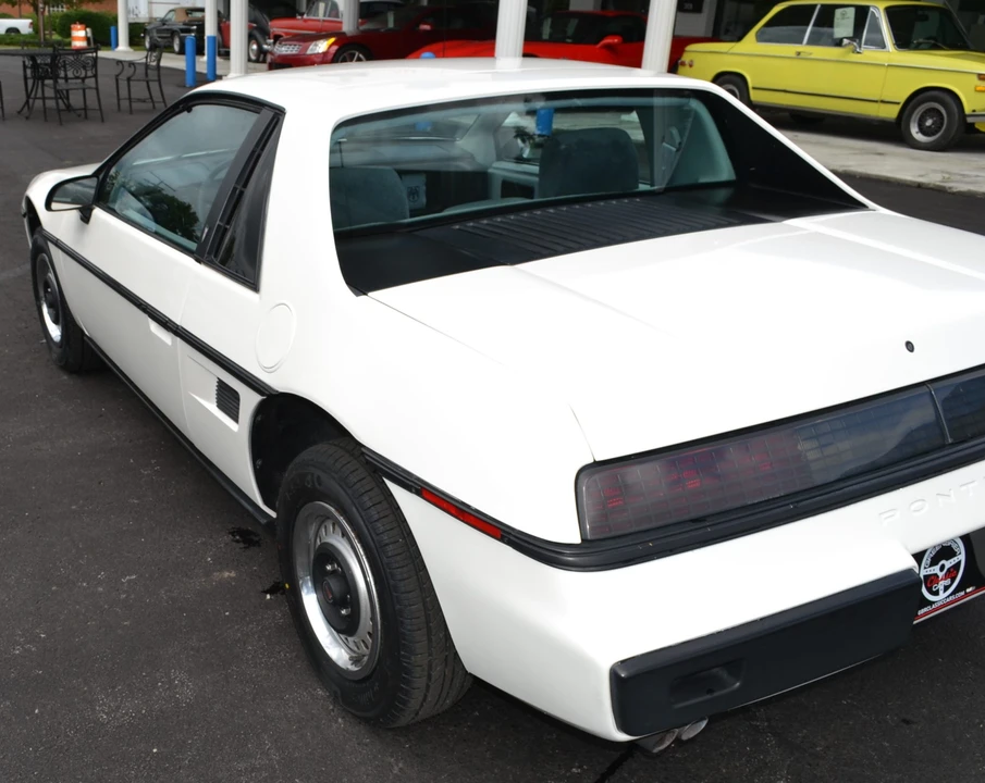 1984 Pontiac Fiero - Image 31 of 31