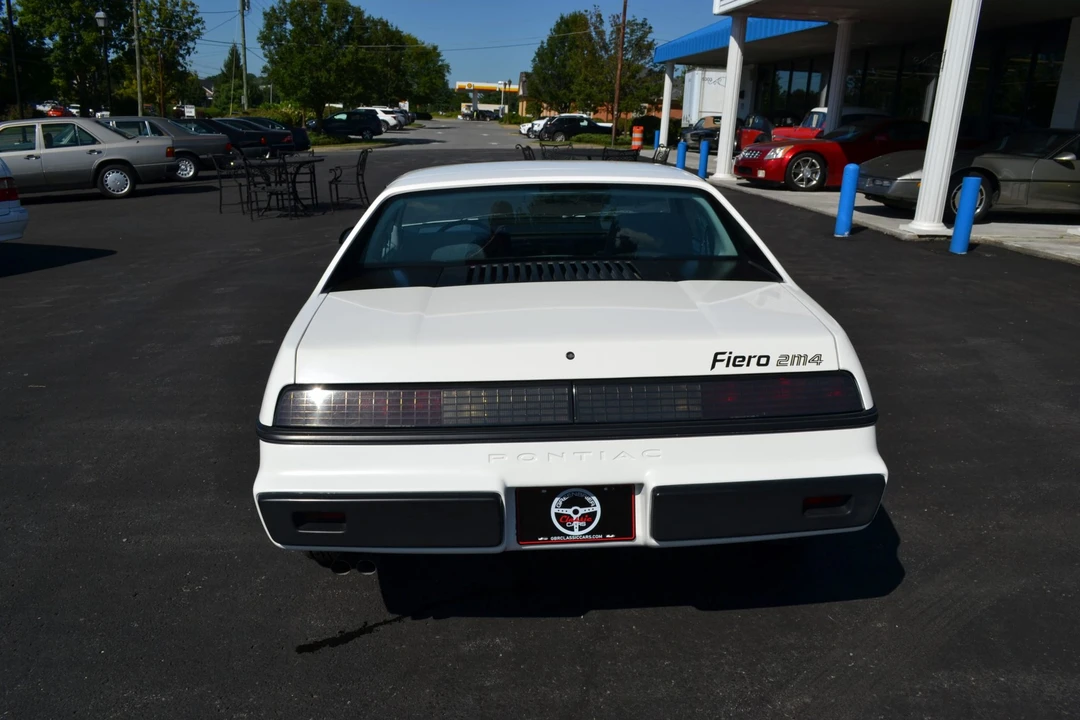1984 Pontiac Fiero - Image 7 of 31