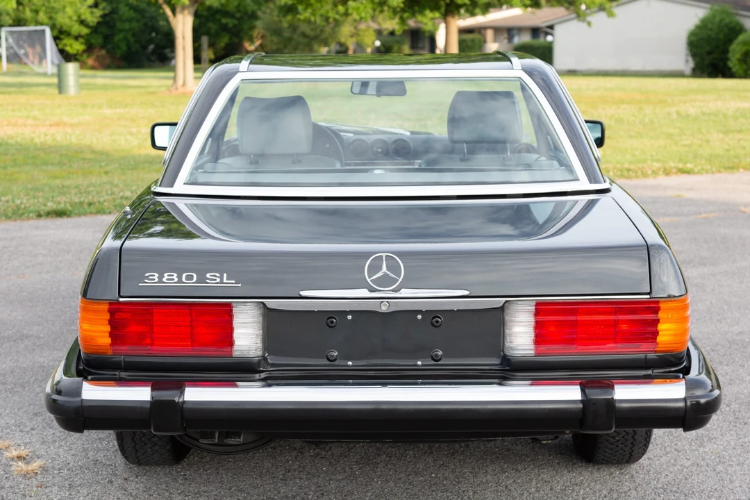 1985 Mercedes-Benz R107 SL-Class - Image 8 of 31