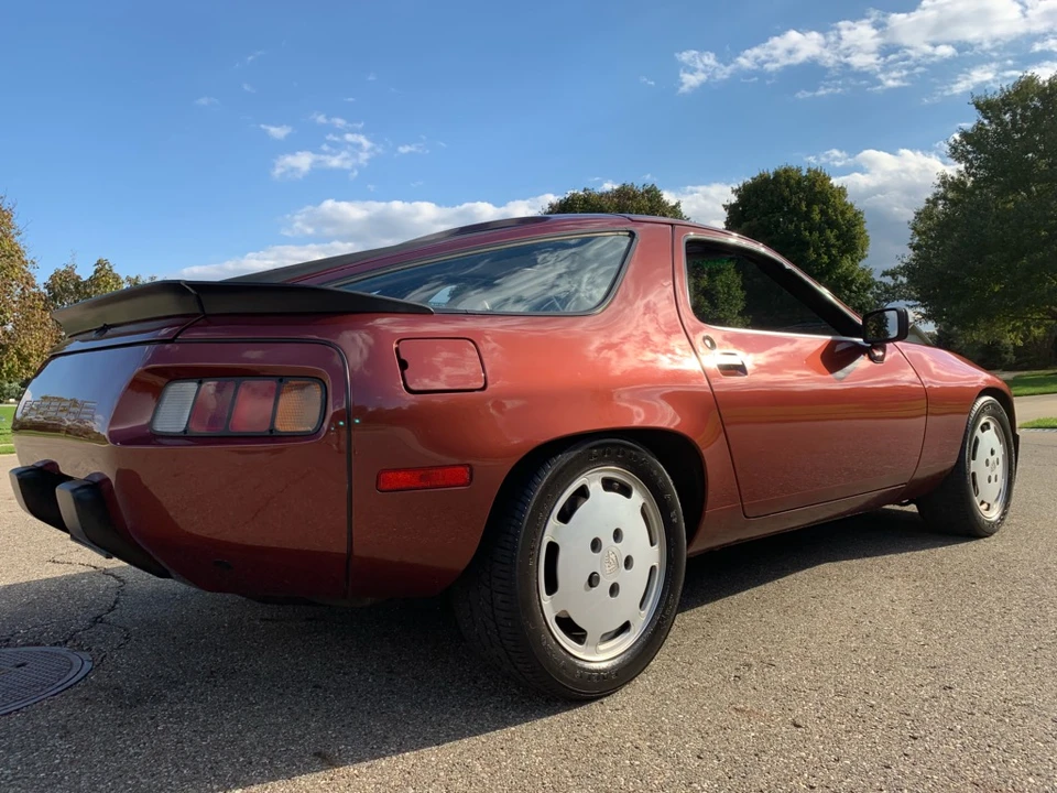 1985 Porsche 928 S - Image 7 of 31