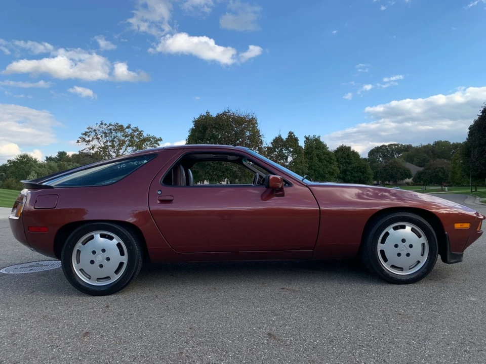 1985 Porsche 928 S - Image 9 of 31