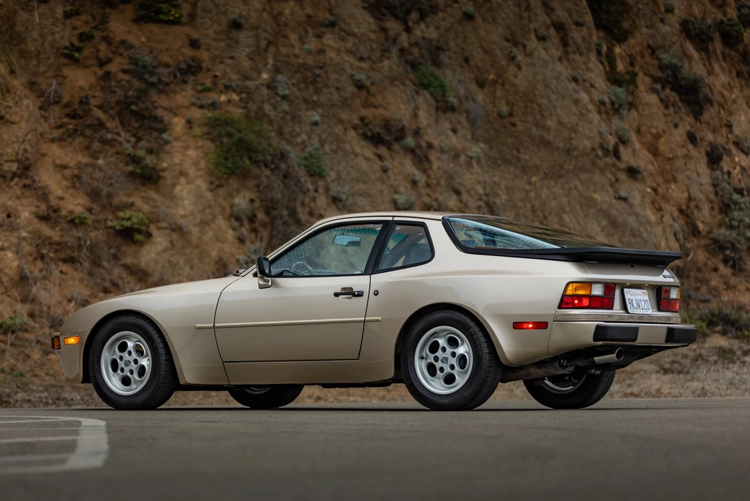 1985 Porsche 944 - Image 11 of 31