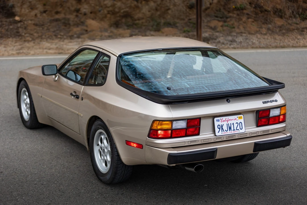 1985 Porsche 944 - Image 18 of 31