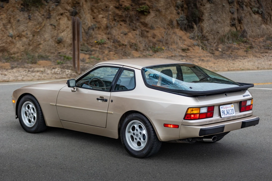 1985 Porsche 944 - Image 16 of 31