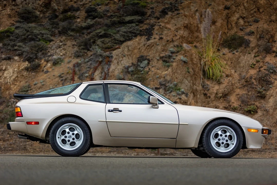 1985 Porsche 944 - Image 29 of 31