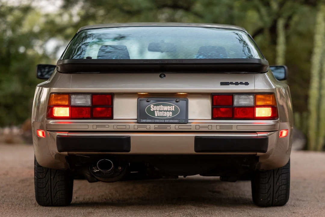 1985 Porsche 944 - Image 8 of 31