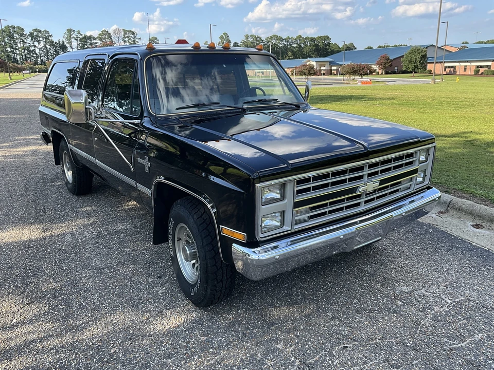 1986 Chevrolet Suburban 7th Gen - Image 20 of 31