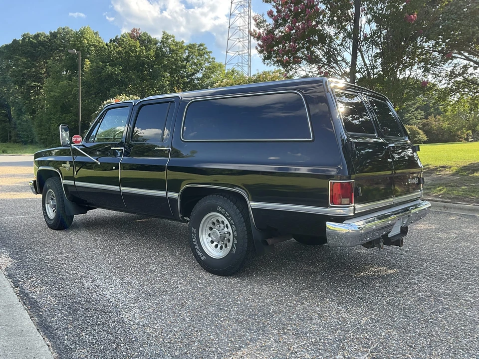 1986 Chevrolet Suburban 7th Gen - Image 7 of 31