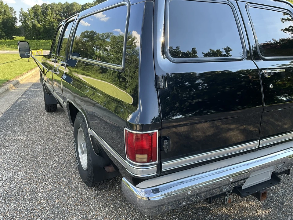 1986 Chevrolet Suburban 7th Gen - Image 29 of 31
