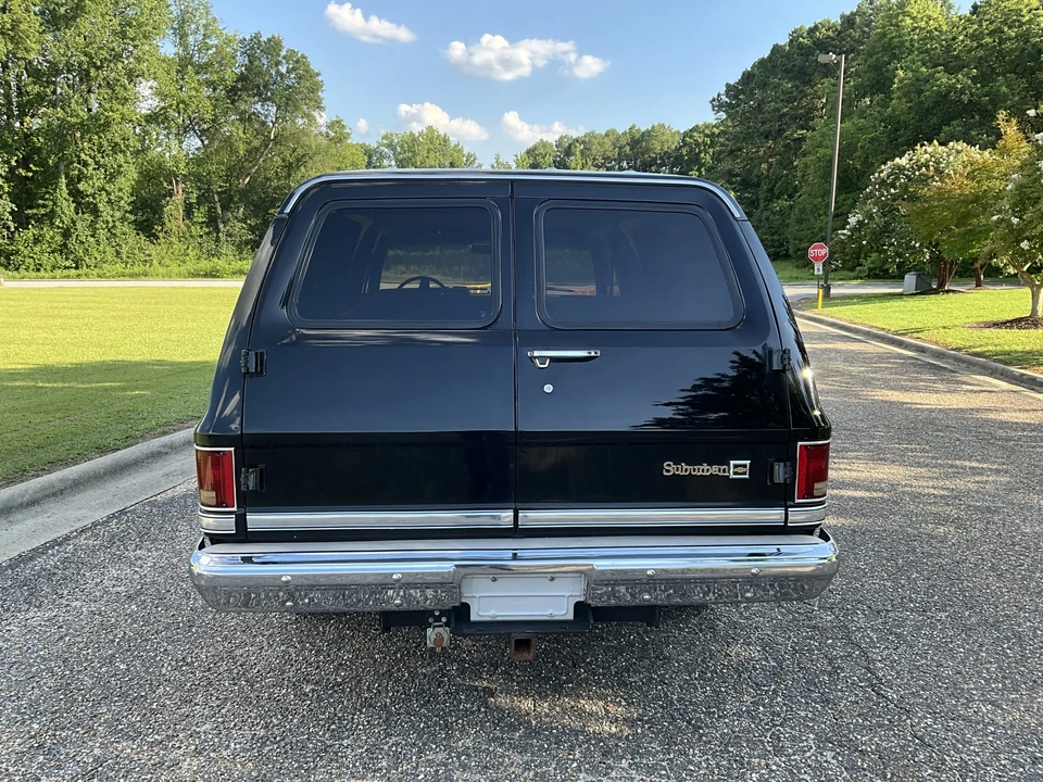 1986 Chevrolet Suburban 7th Gen - Image 13 of 31