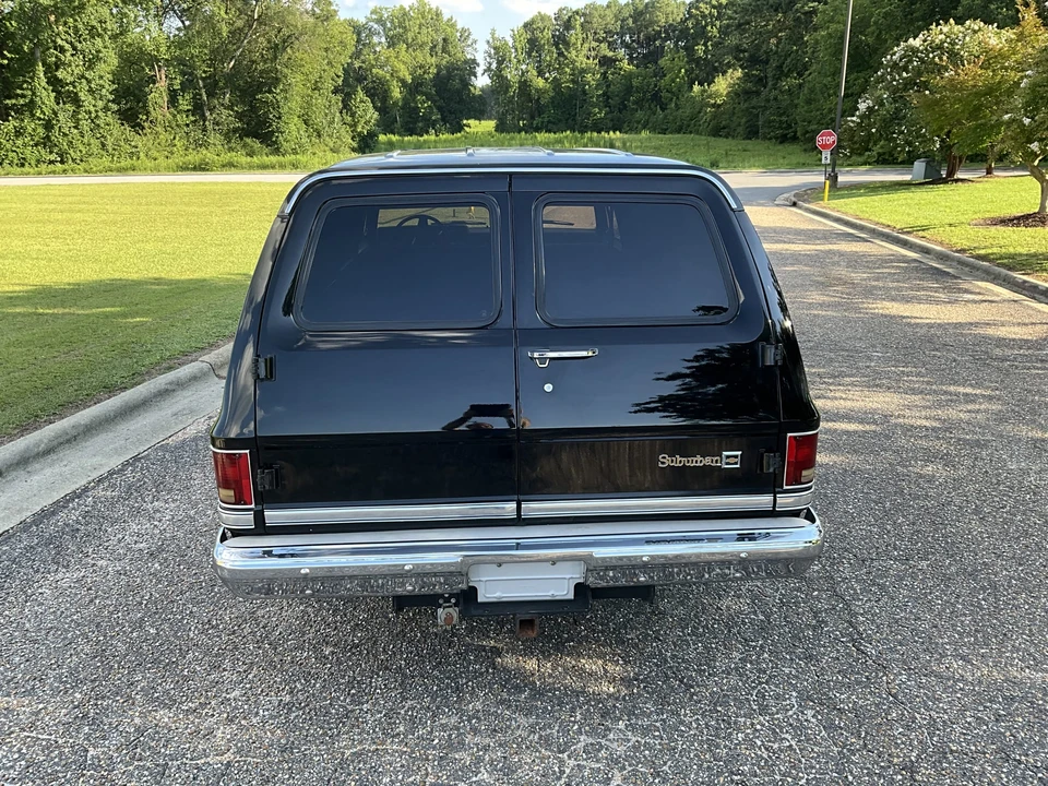 1986 Chevrolet Suburban 7th Gen - Image 12 of 31