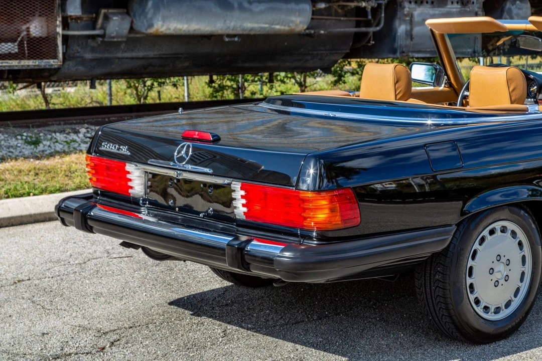 1988 Mercedes-Benz R107 SL-Class - Image 18 of 31