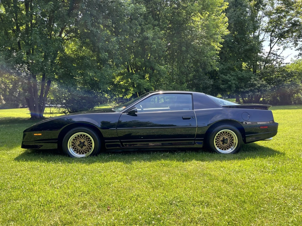 1988 Pontiac Firebird Trans Am 3rd Gen - Image 9 of 31