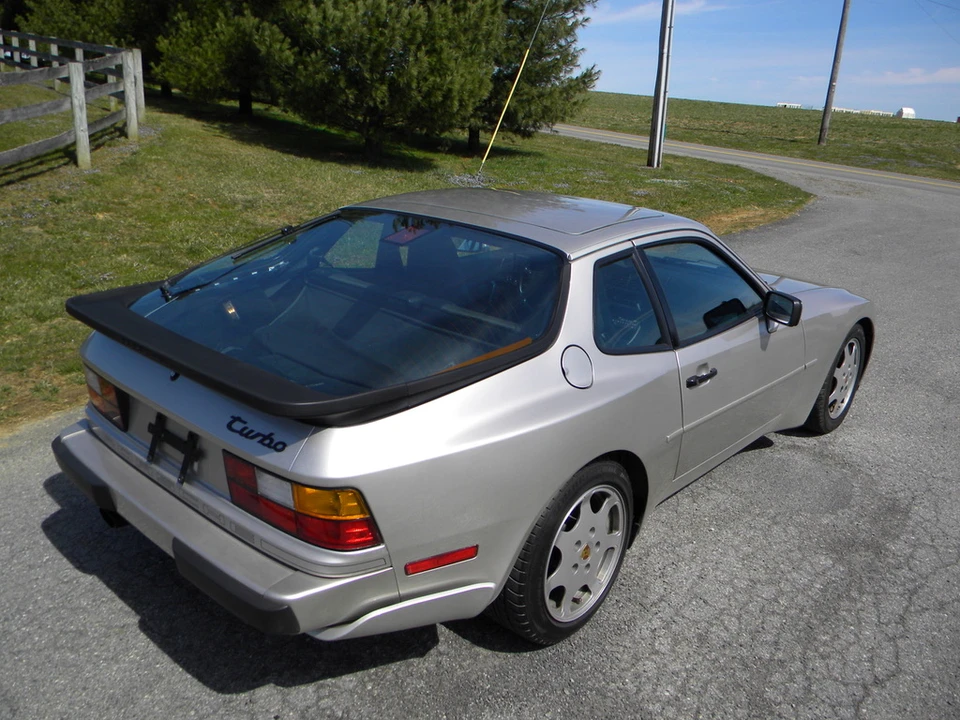 1988 Porsche 944 Turbo - Image 14 of 31