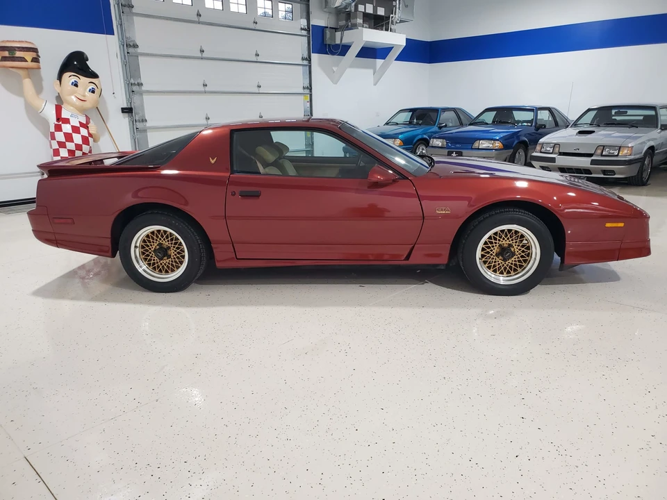 1989 Pontiac Firebird Trans Am 3rd Gen - Image 13 of 31