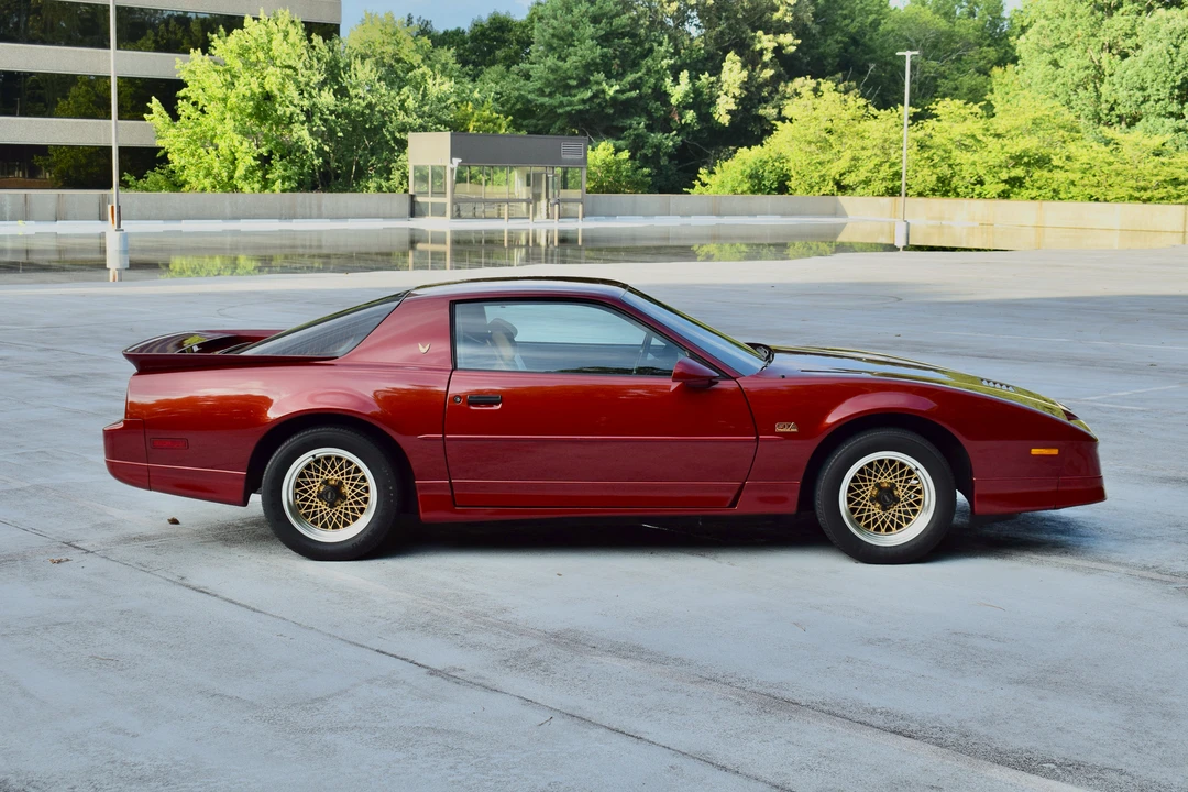 1989 Pontiac Firebird Trans Am 3rd Gen - Image 15 of 31