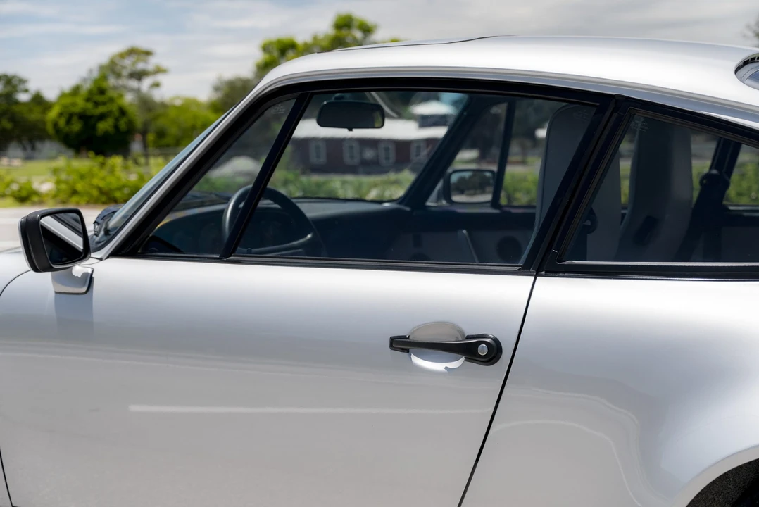 1989 Porsche 911 Carrera 3.2 - Image 27 of 31