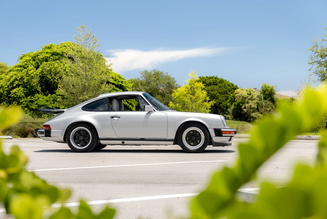 1989 Porsche 911 Carrera 3.2 - Image 13 of 31