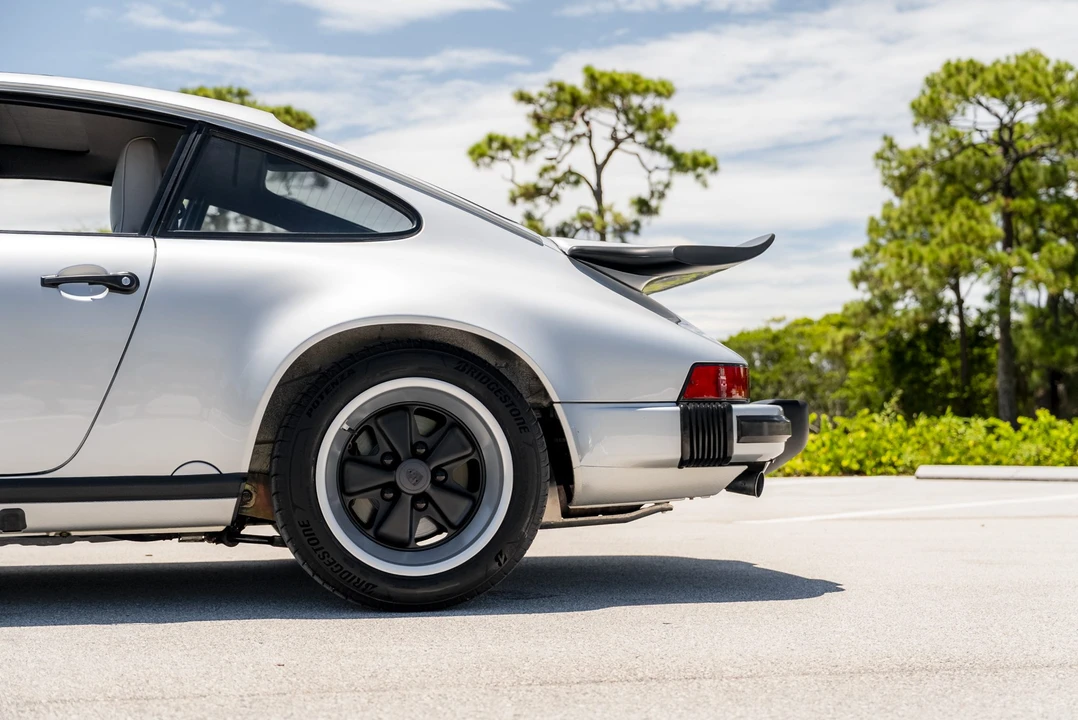 1989 Porsche 911 Carrera 3.2 - Image 29 of 31