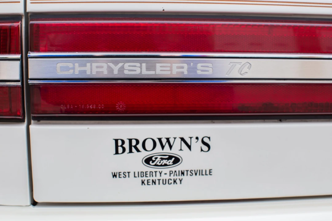1990 Chrysler TC by Maserati - Image 28 of 31