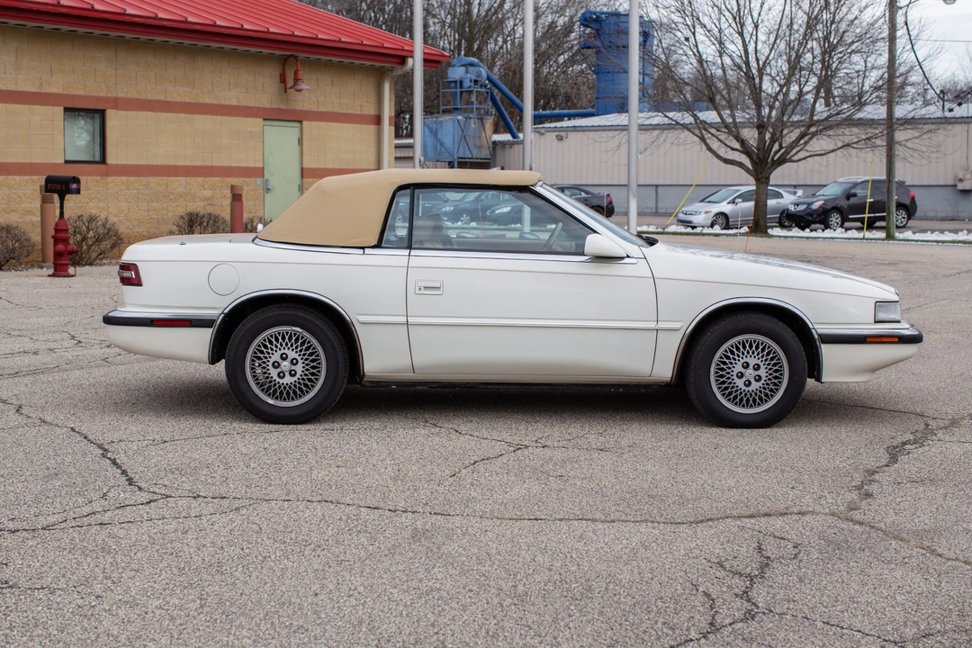 1990 Chrysler TC by Maserati - Image 6 of 31