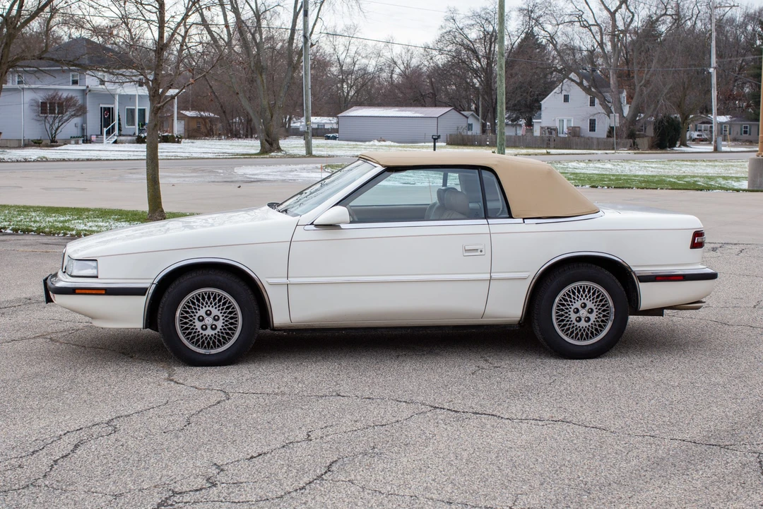 1990 Chrysler TC by Maserati - Image 11 of 31