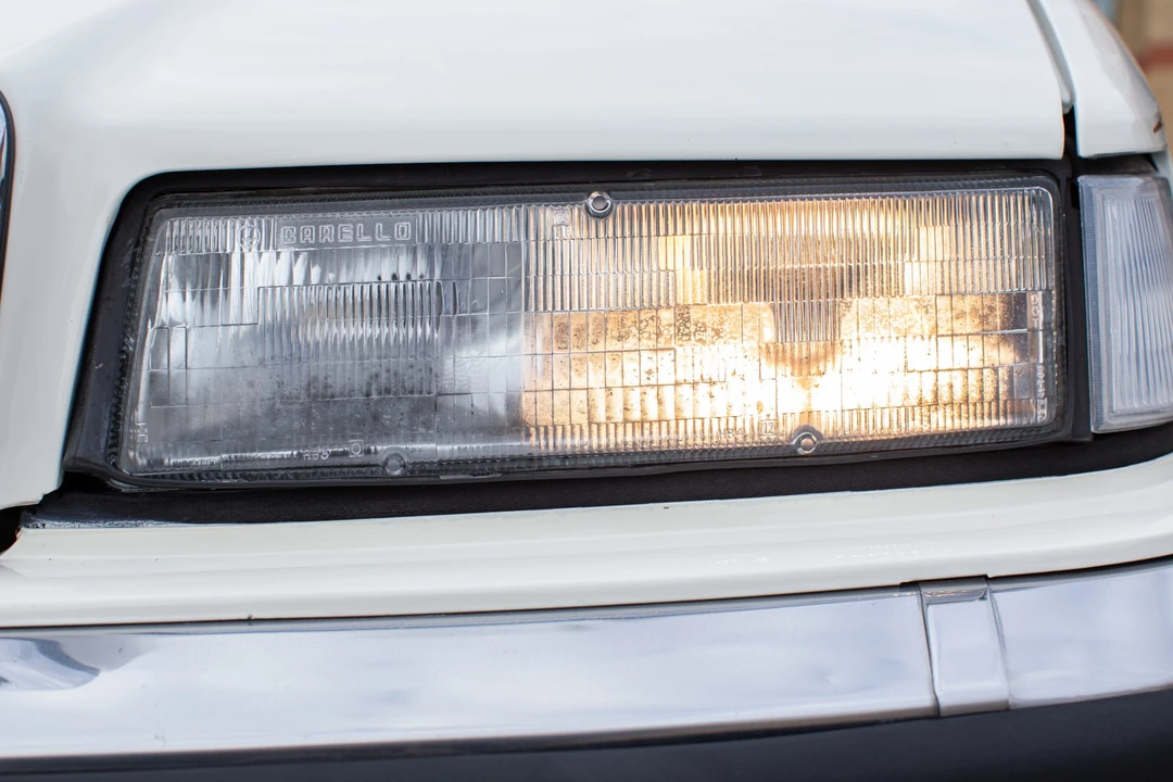1990 Chrysler TC by Maserati - Image 19 of 31