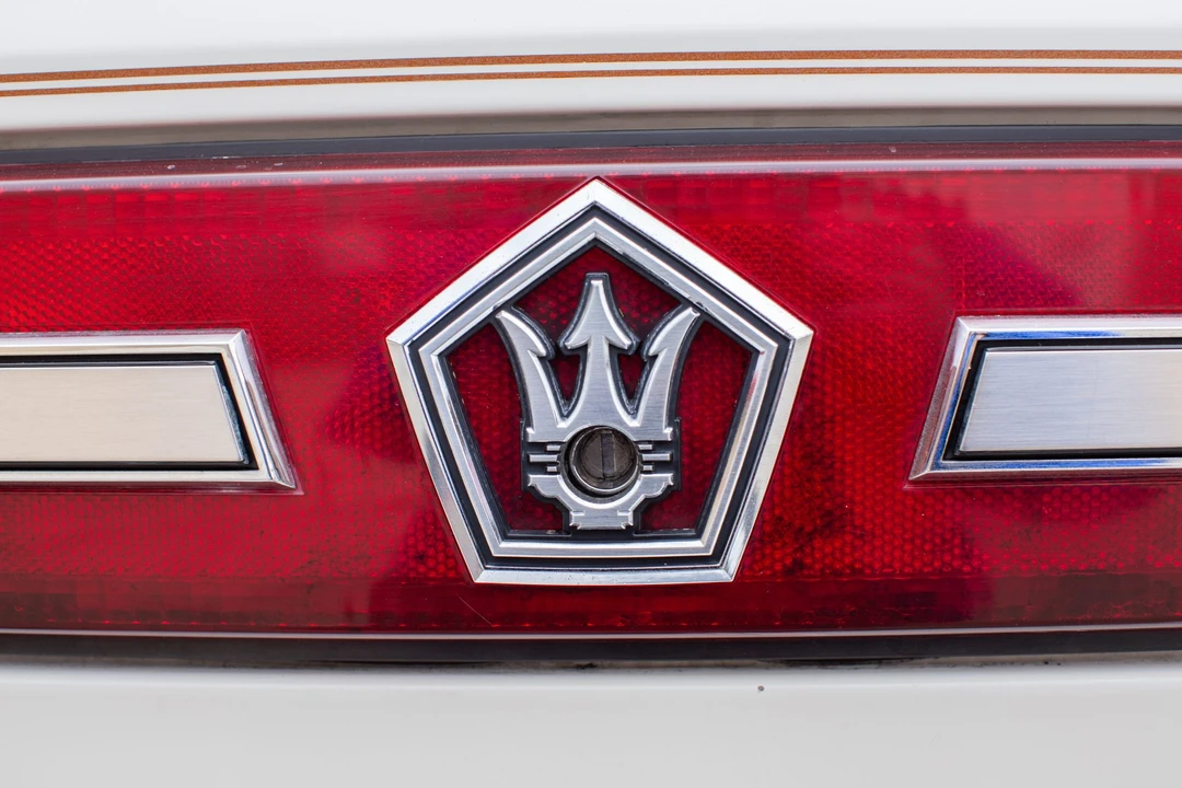 1990 Chrysler TC by Maserati - Image 27 of 31