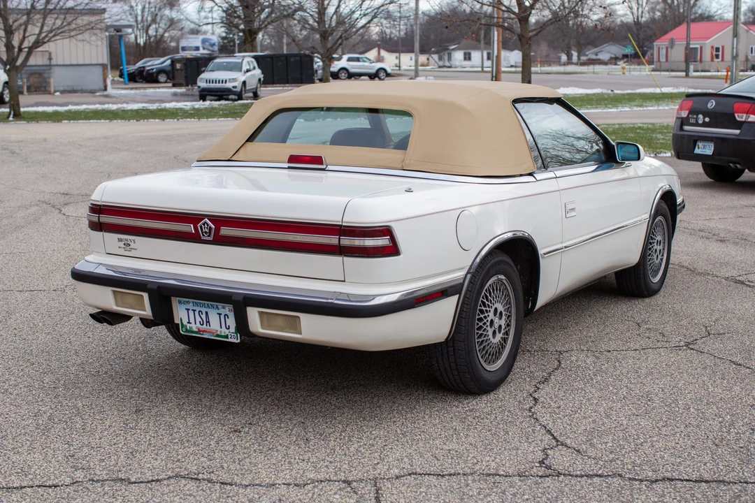 1990 Chrysler TC by Maserati - Image 7 of 31