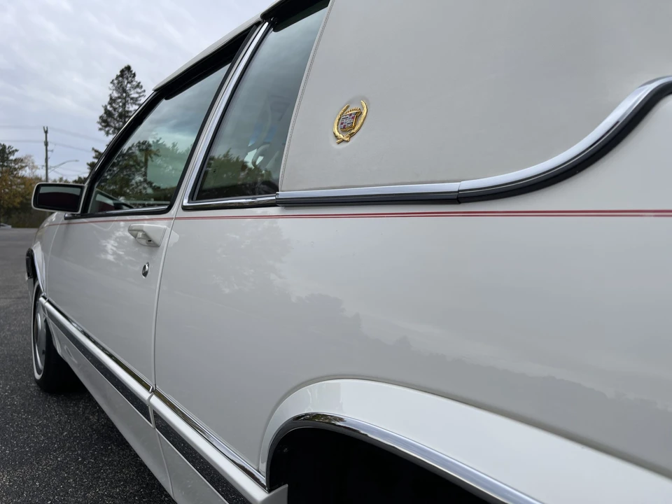 1992 Cadillac DeVille 7th Gen - Image 24 of 31