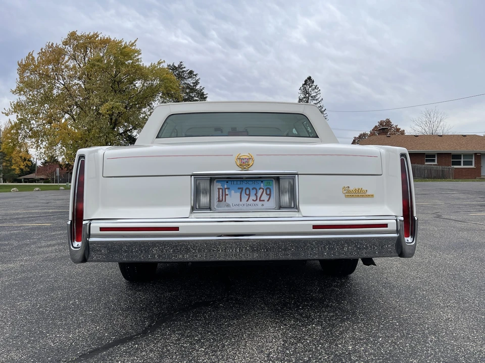 1992 Cadillac DeVille 7th Gen - Image 8 of 31