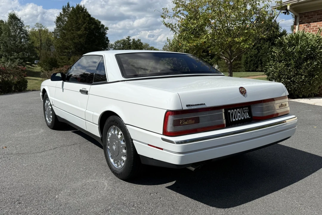 1993 Cadillac Allante - Image 9 of 31