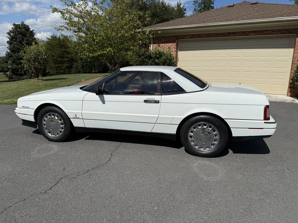 1993 Cadillac Allante - Image 7 of 31