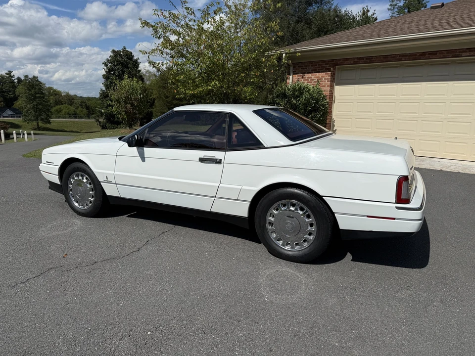 1993 Cadillac Allante - Image 8 of 31