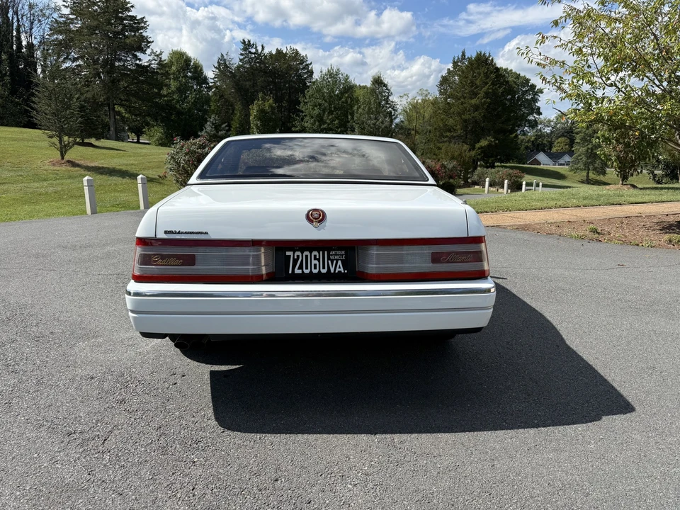 1993 Cadillac Allante - Image 10 of 31