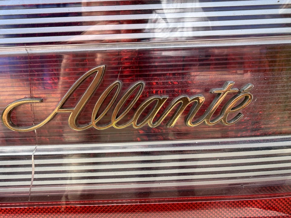 1993 Cadillac Allante - Image 24 of 31