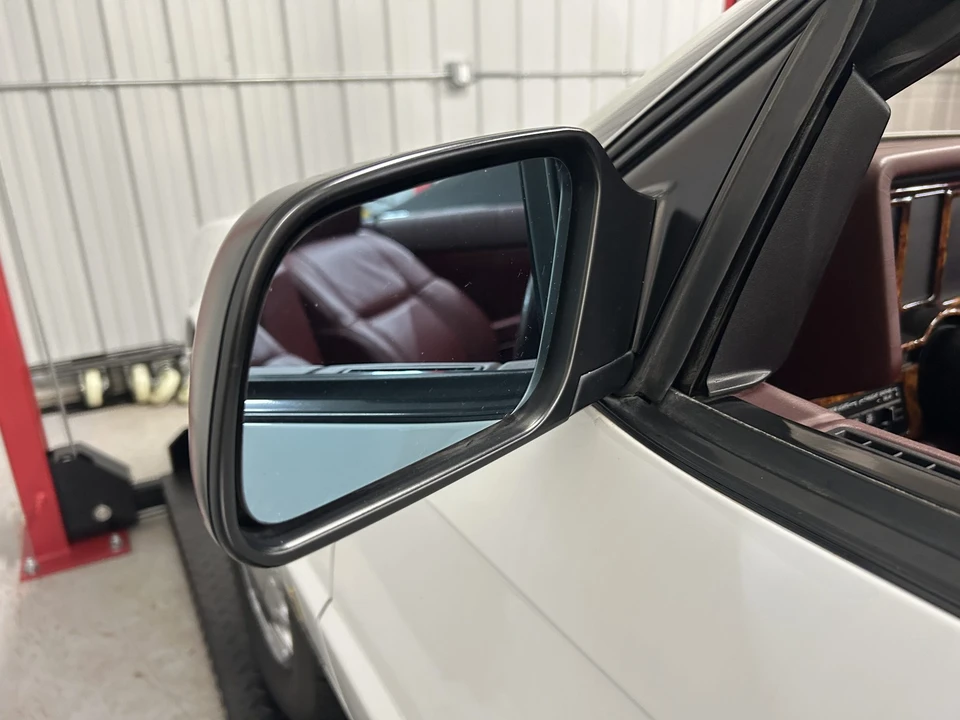 1993 Cadillac Allante - Image 17 of 31