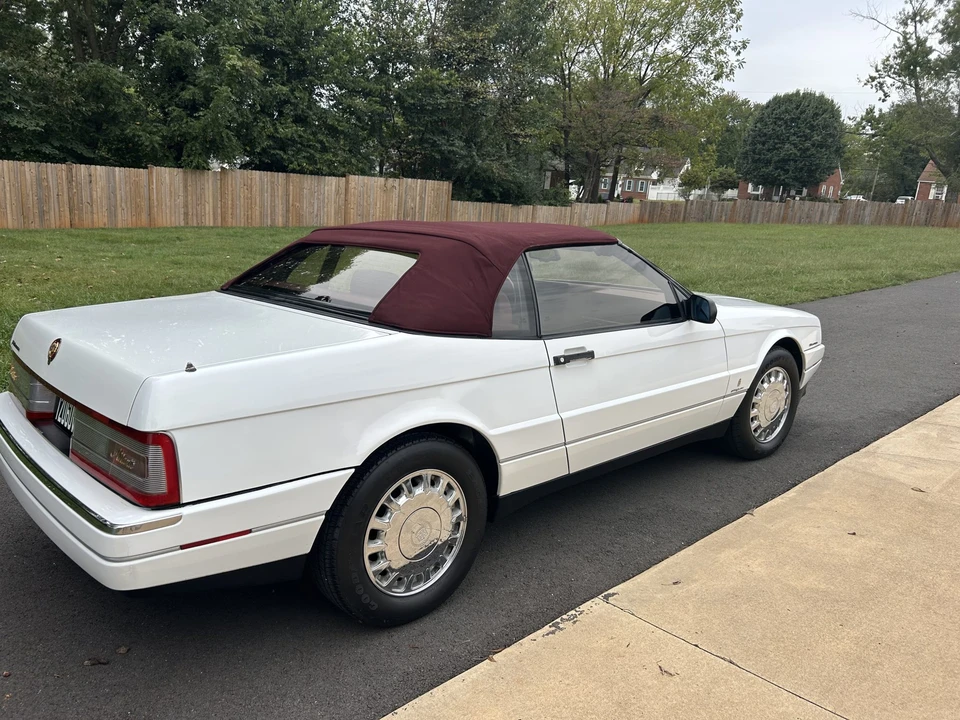 1993 Cadillac Allante - Image 14 of 31