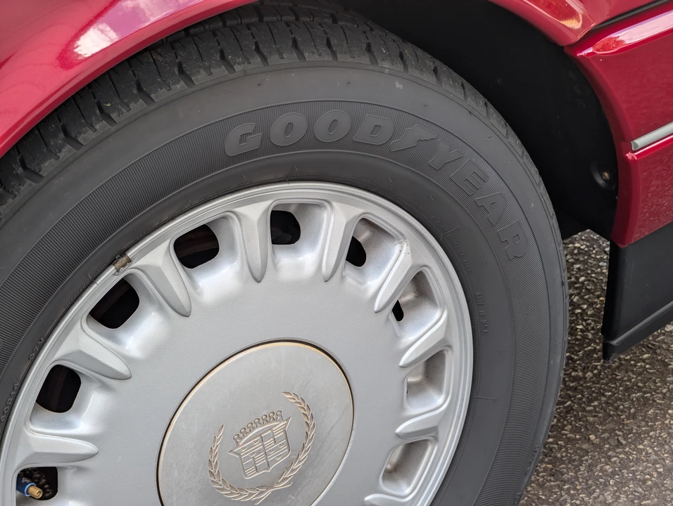 1993 Cadillac Allante - Image 22 of 31