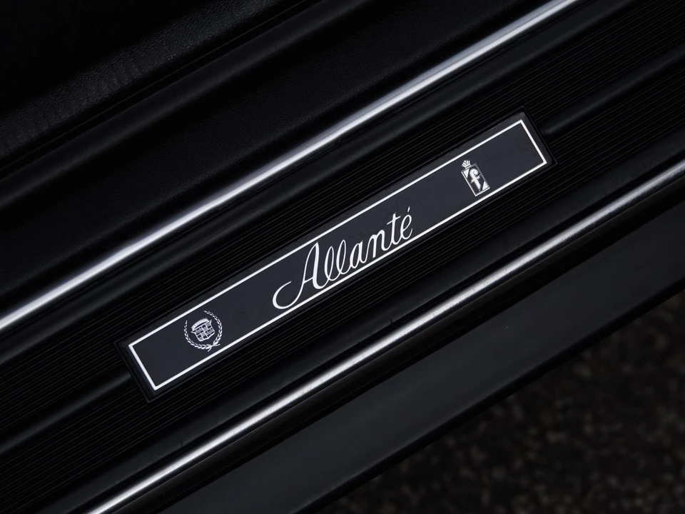 1993 Cadillac Allante - Image 31 of 31